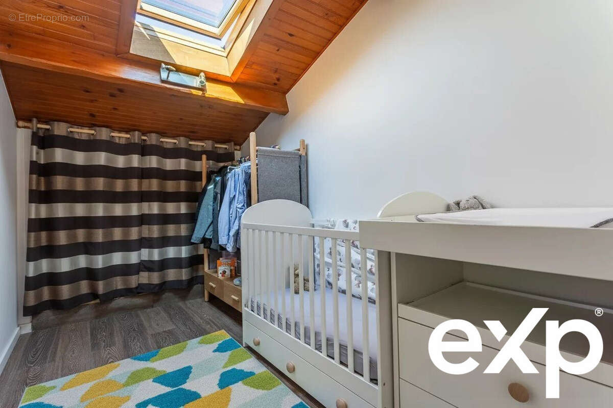 Appartement à SAINTE-GENEVIEVE-DES-BOIS