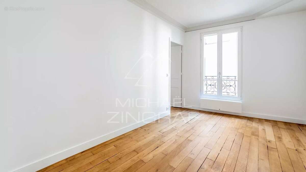 Appartement à PARIS-7E