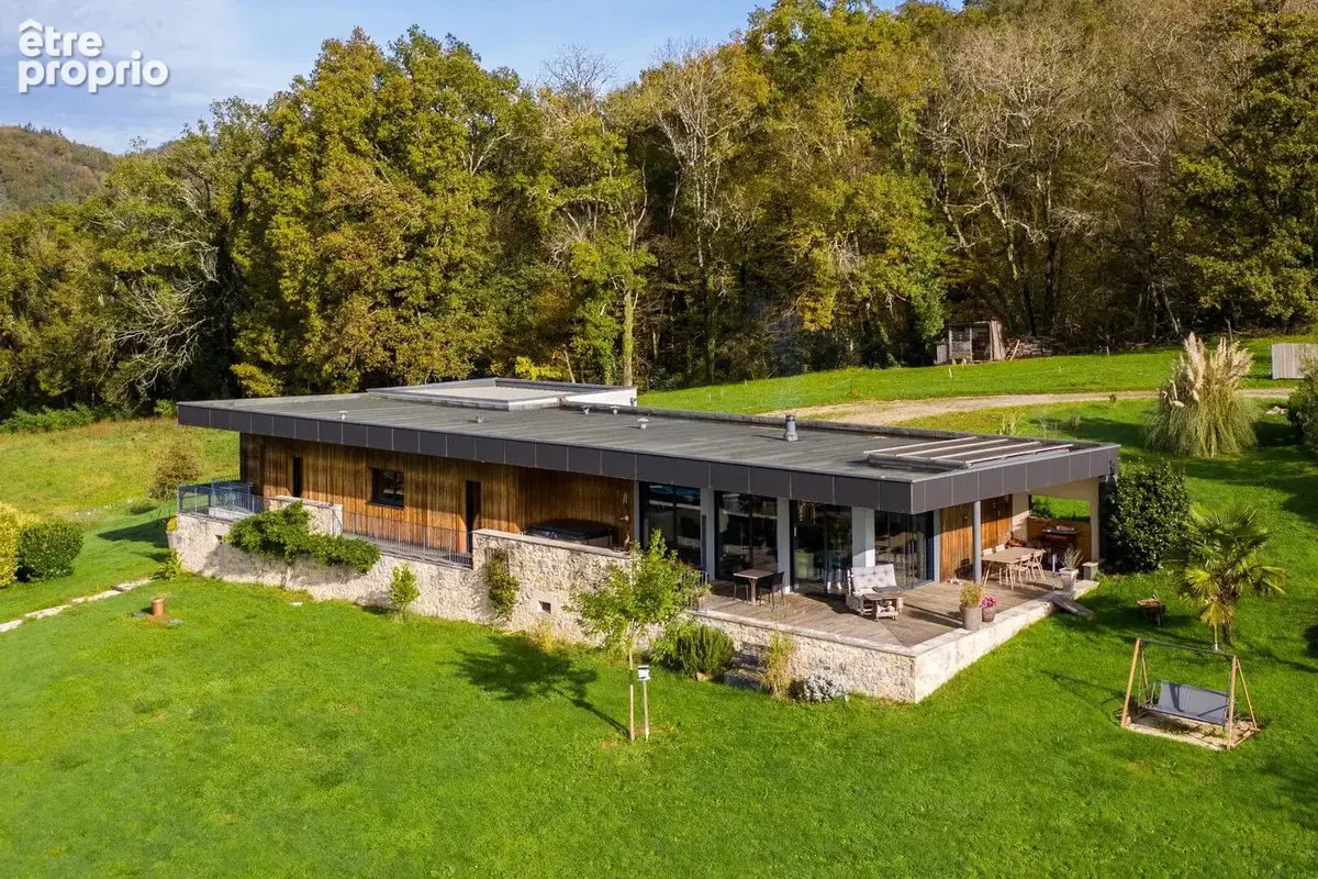 Maison d'architecte contemporaine avec vue, à Altillac (19120) - photo 1