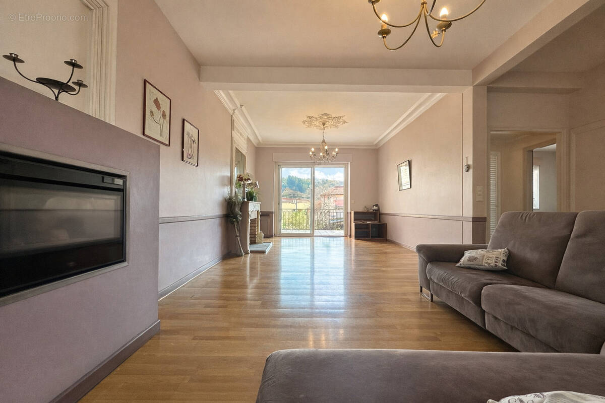 Maison à DECAZEVILLE