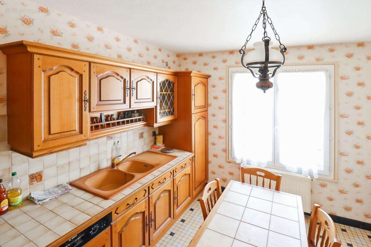 Maison Individuelle sur sous-sol de 65 m² environ - 4 pièces - 1 voir 2 Chambres - Garage -Parcelle 700 m² -MAGNAC LAVAL (87) - photo 12