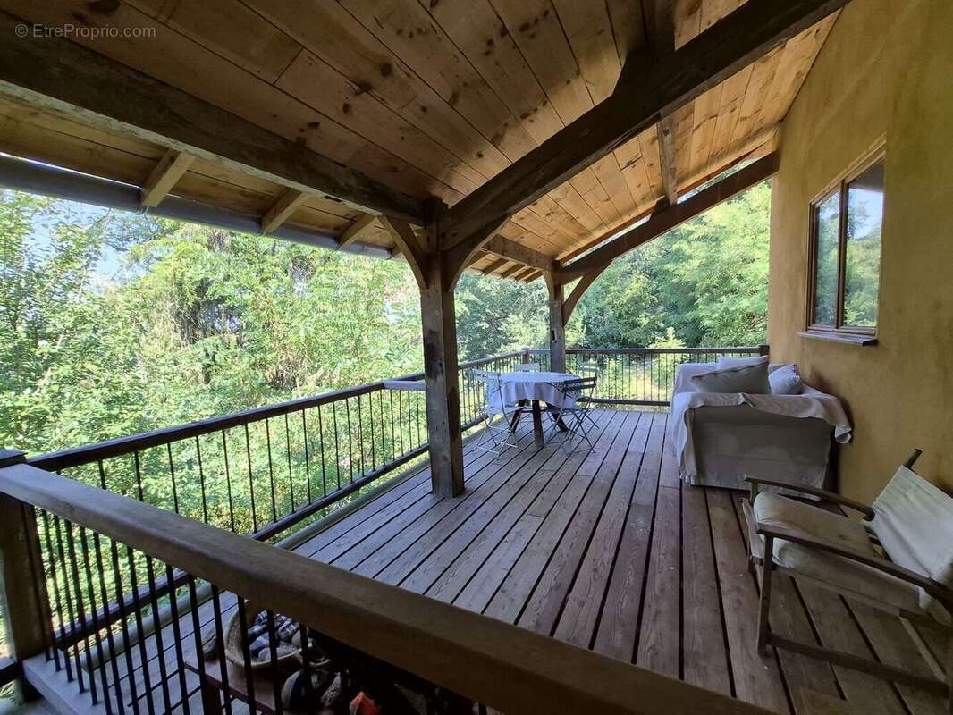 À vendre dans le Gers, proche de Castelnau-Magnoac: Maison gasconne dotée d'une cuisine d'été spacieuse, balcon-terrasse, grange - photo 7