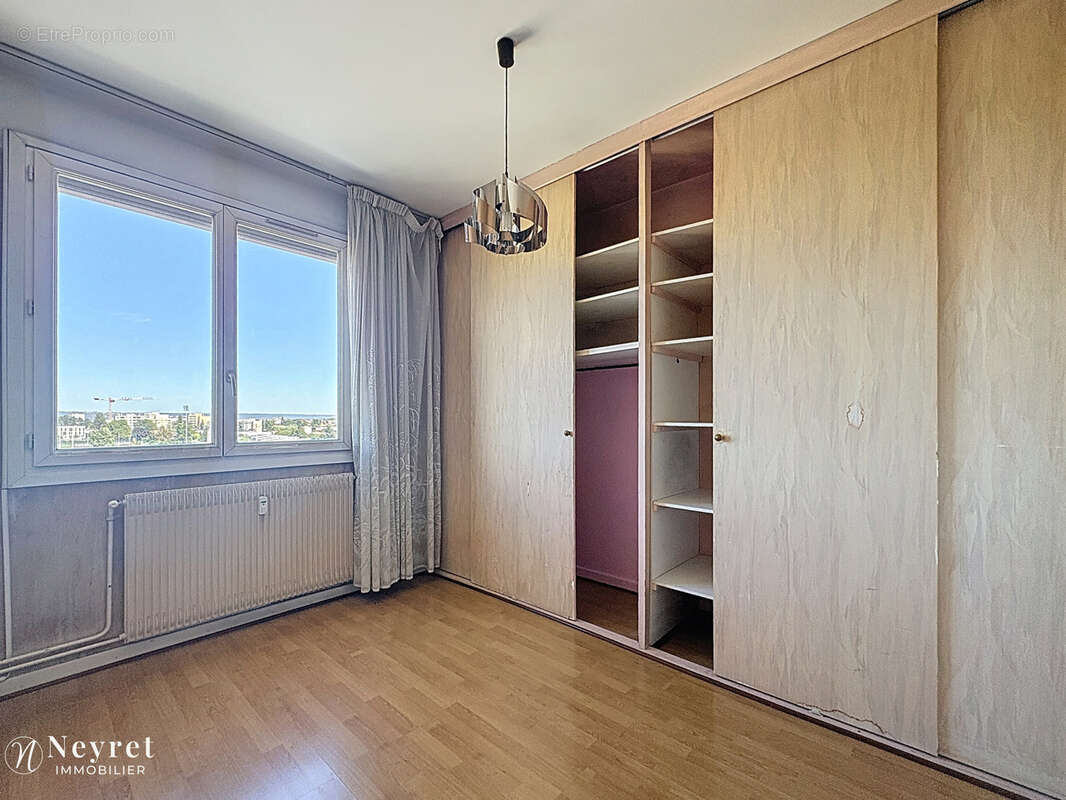 Appartement à BRON