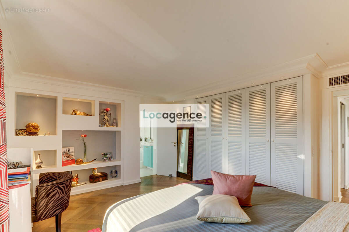 Appartement à MANDELIEU-LA-NAPOULE