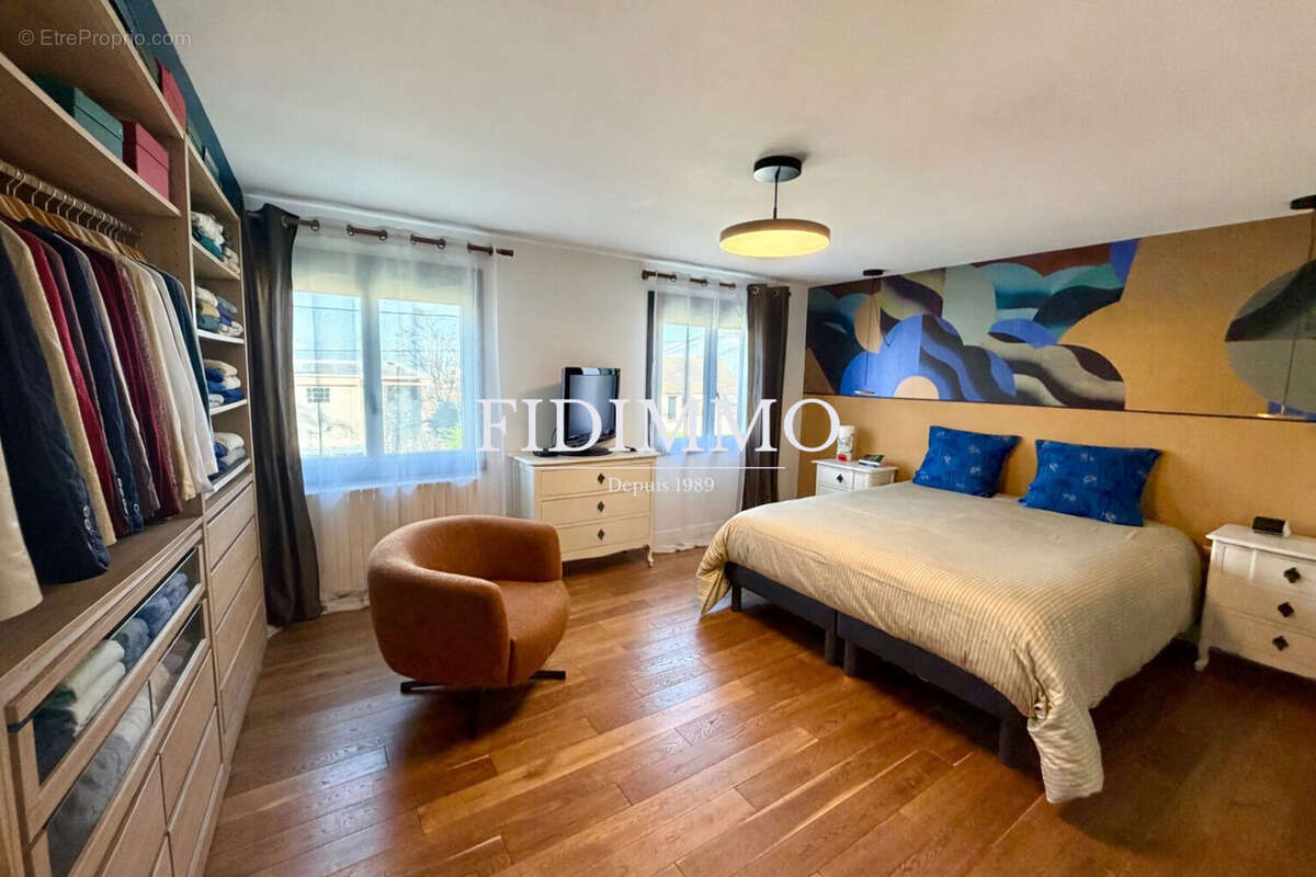 Maison à CHENNEVIERES-SUR-MARNE