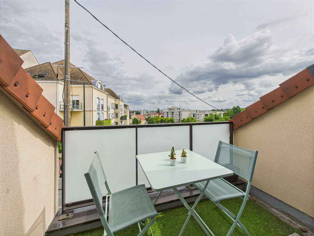 Beau 4 pièces familial de 83 m2 (103 m2 au sol) avec balcons et 2 place de parkings ! - photo 11