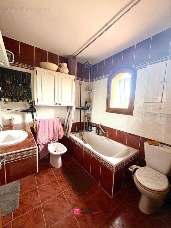 Maison à CHATEAU-ARNOUX-SAINT-AUBAN