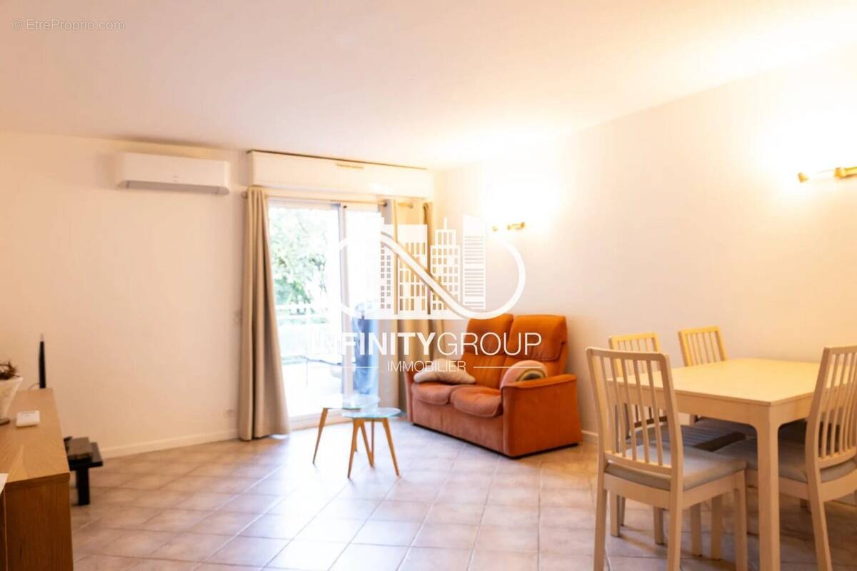 Appartement à LE CANNET