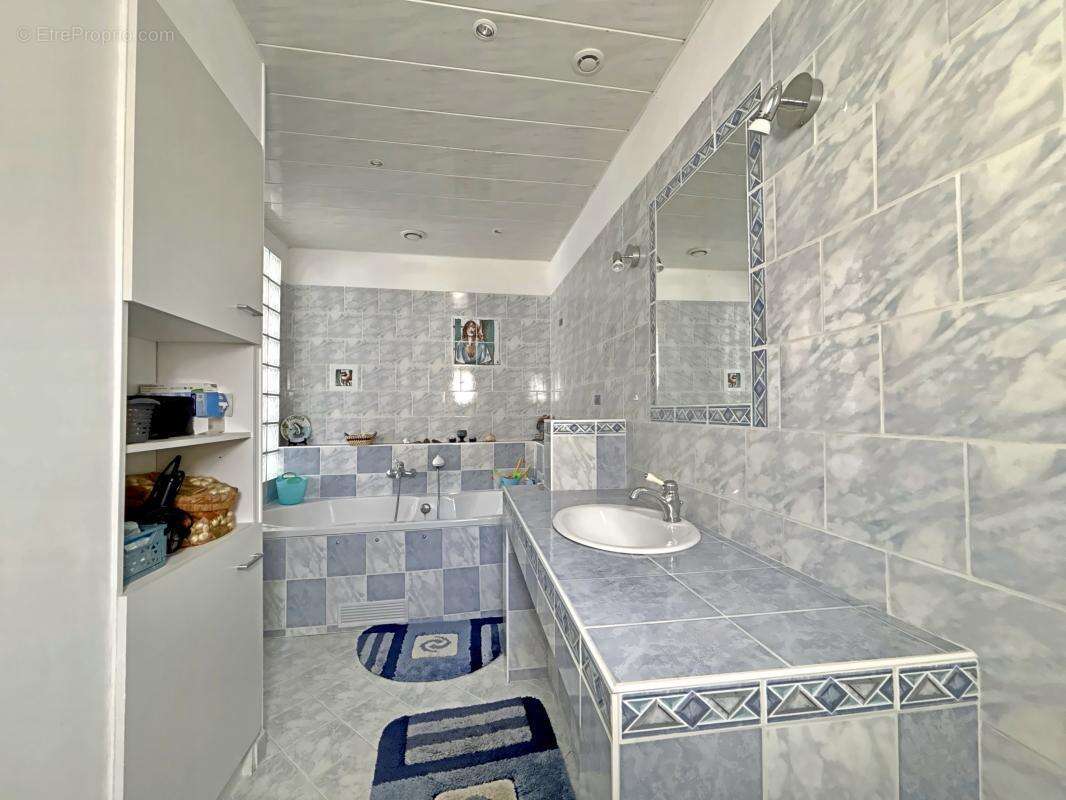 Maison à SAINT-MAXIMIN-LA-SAINTE-BAUME