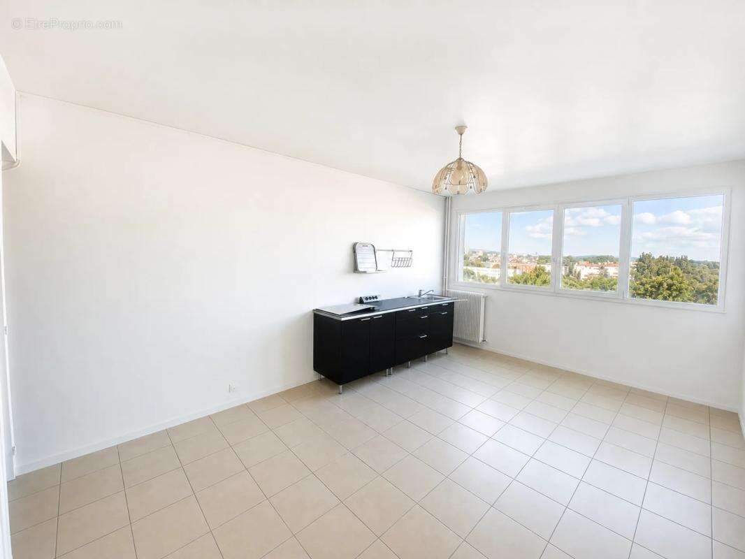 Appartement de 3 pièces de 52 m² à Neuilly-sur-Marne - photo 3