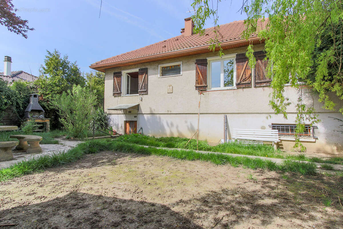 Maison à BEYNES