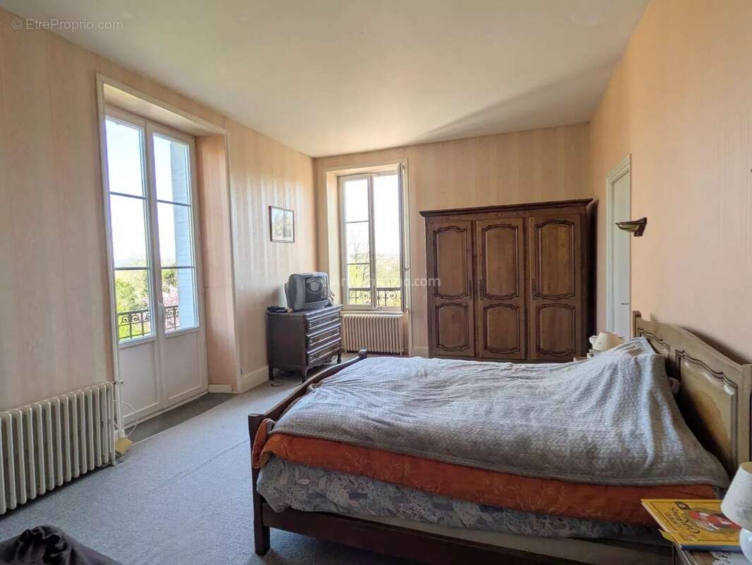 Maison à NEUFCHATEAU