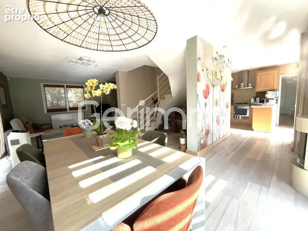 Photo Maison à La Terrasse au prix de 519 000€