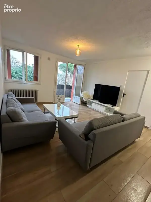 Trois appartements de type T3 à T4 avec garages , vendus loués. - photo 2