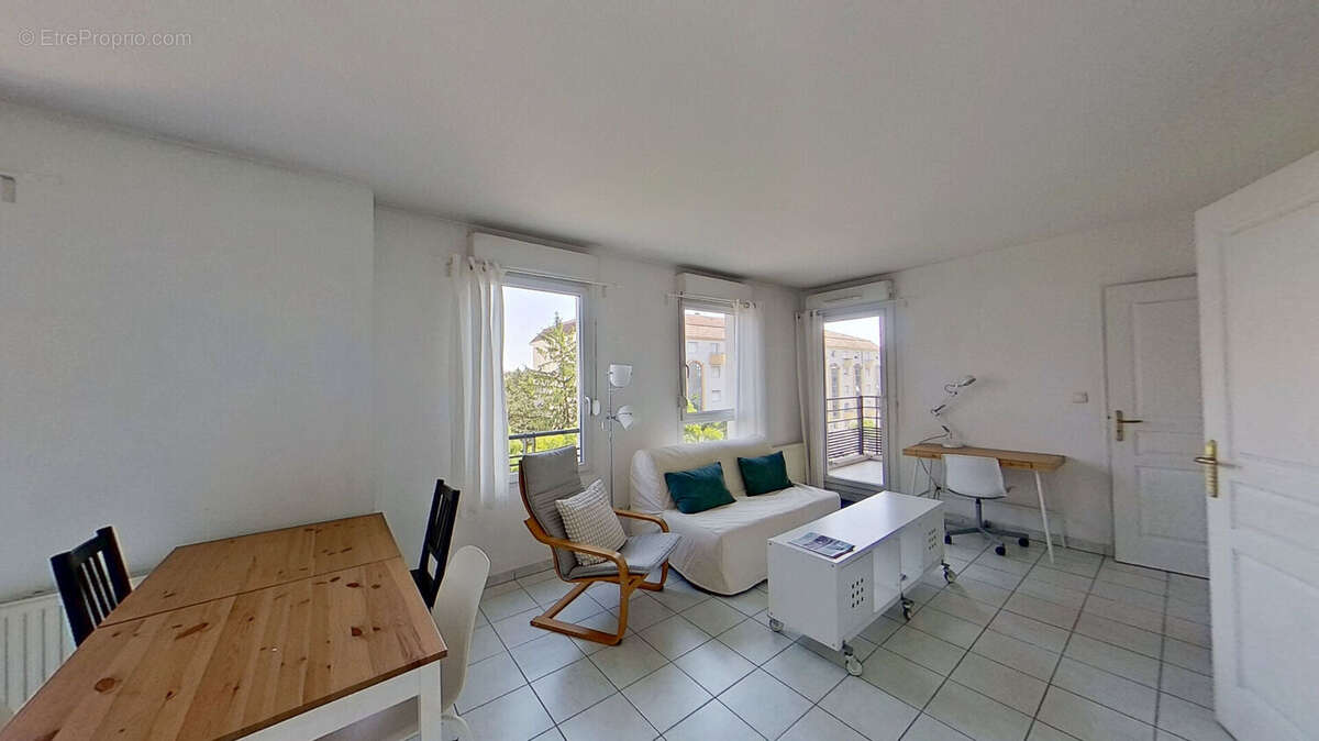 Appartement à BRON