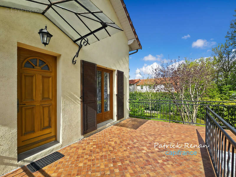 Maison à SAINT-CYR-L'ECOLE