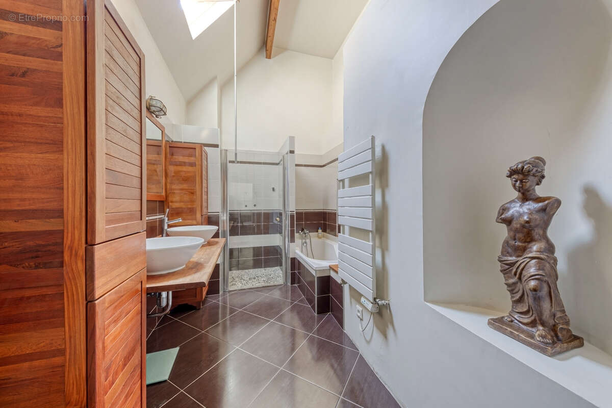 Maison à OZOIR-LA-FERRIERE