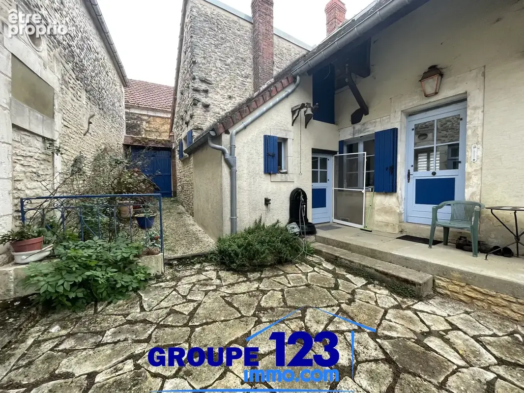Au coeur de la Puisaye touristique, double longère de 390 m2 sur terrain de 2413m2 au calme - photo 3