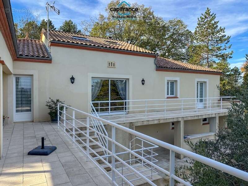 Maison à MAUROUX