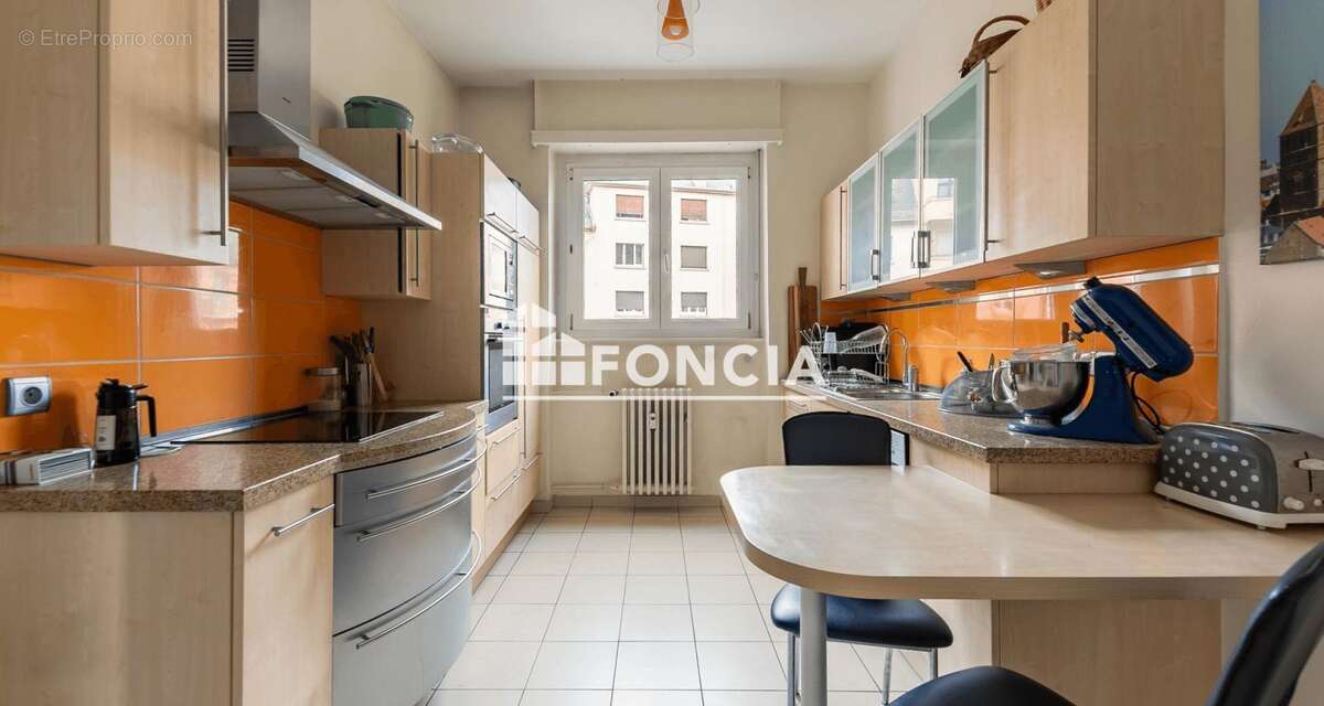 À VENDRE – Strasbourg Bourse – Bel appartement 4 pièces de 95.14 m² avec garage, cave et grenier - photo 6