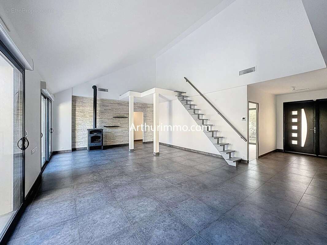 Maison à VIGNEUX-SUR-SEINE