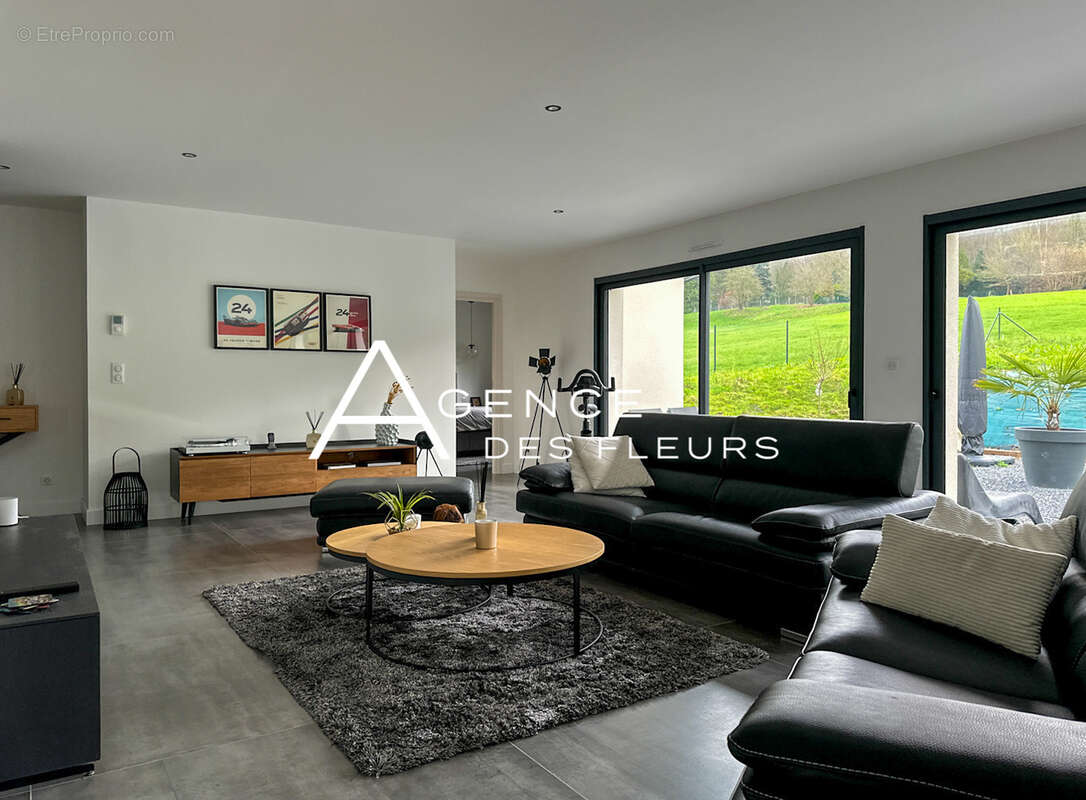 Maison à LA SAUSSAYE