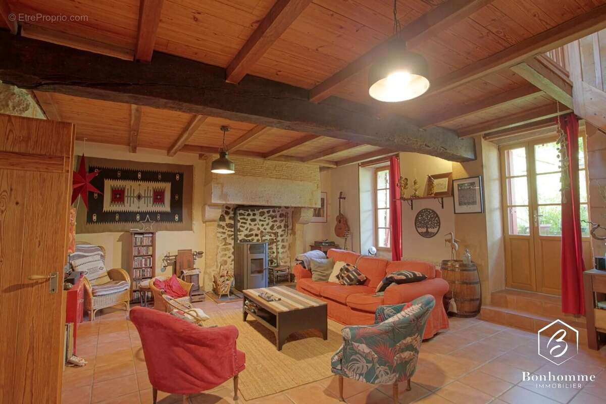 Maison à SAINT-QUENTIN-DE-BARON