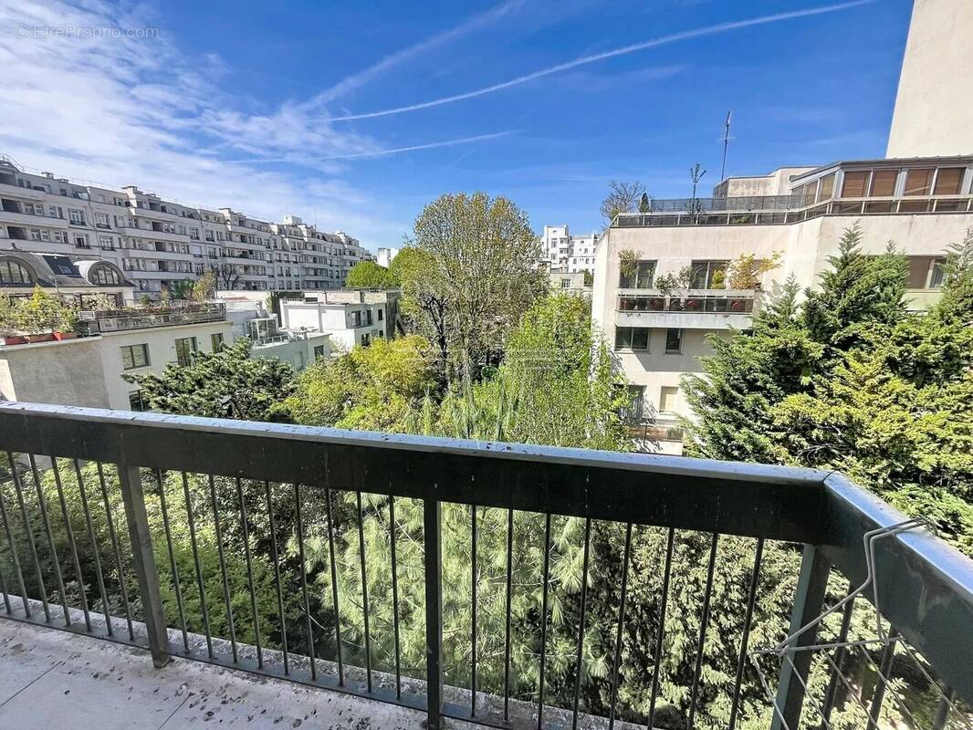 Appartement à NEUILLY-SUR-SEINE