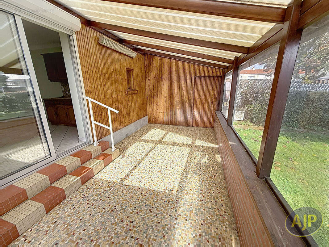 Maison à SAINT-MACAIRE-EN-MAUGES