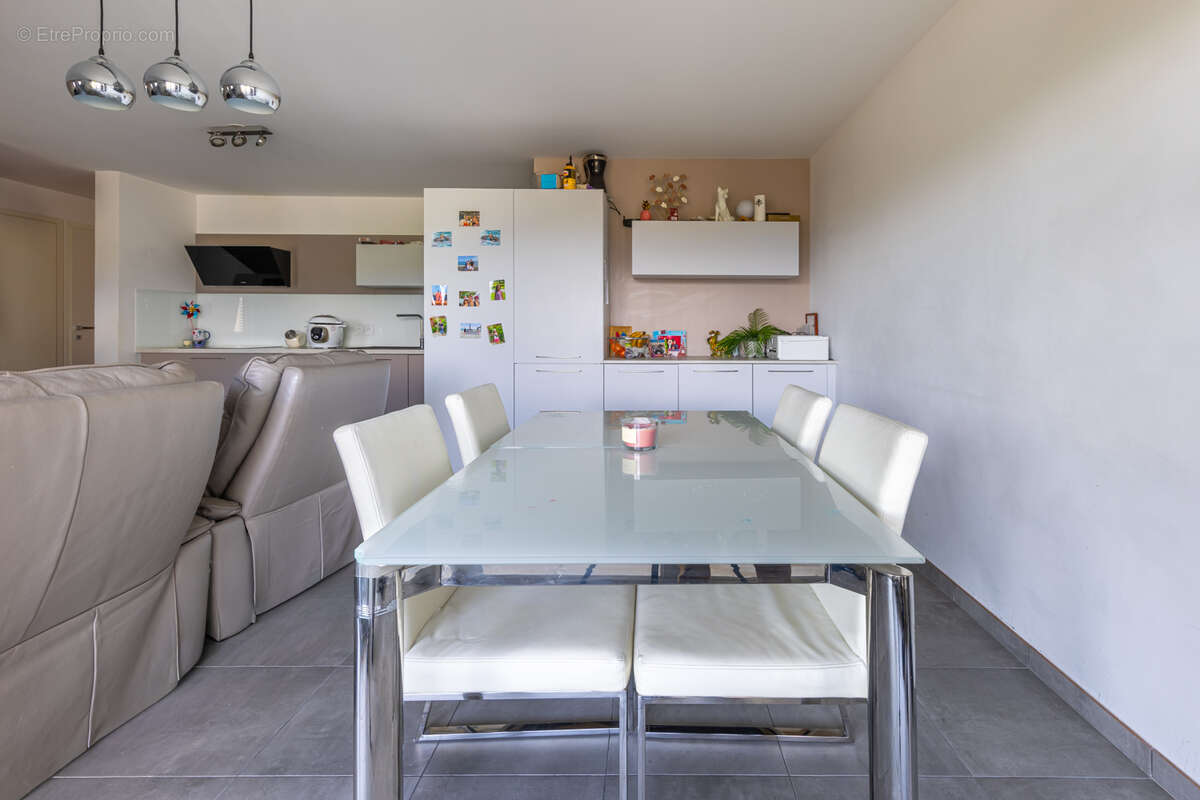 Appartement à POISY