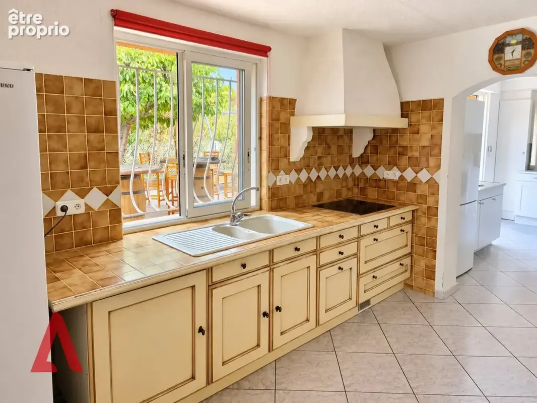 Villa atypique avec piscine et 4 logements à caux - photo 4