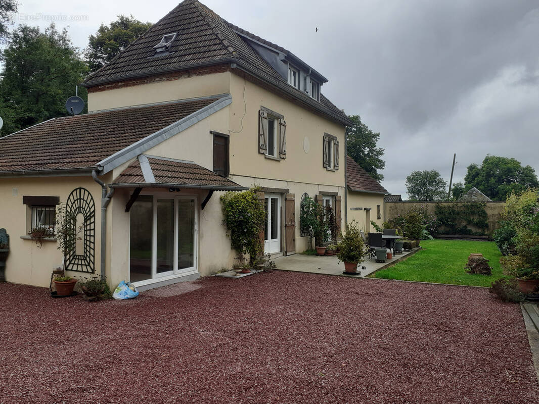Maison à AVESNES-EN-VAL