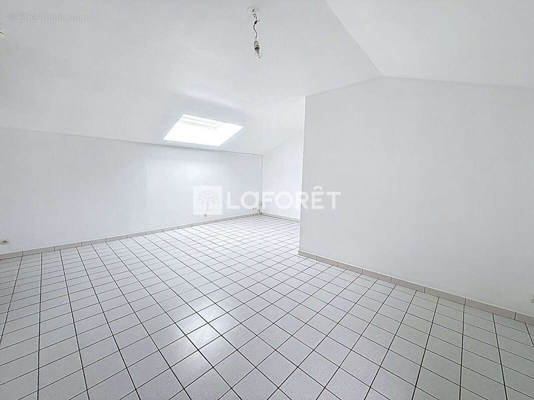 Appartement a renover chalons en champagne - 3 pièce(s) - 69.45 m2 - photo 3