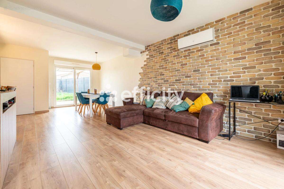 Maison à BOUGUENAIS