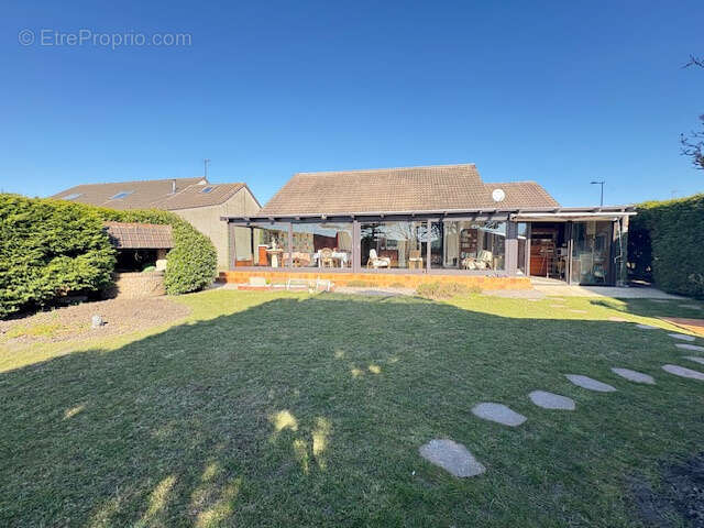 Maison à OYE-PLAGE