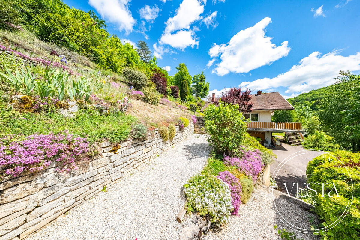 Maison à VAL-SUZON