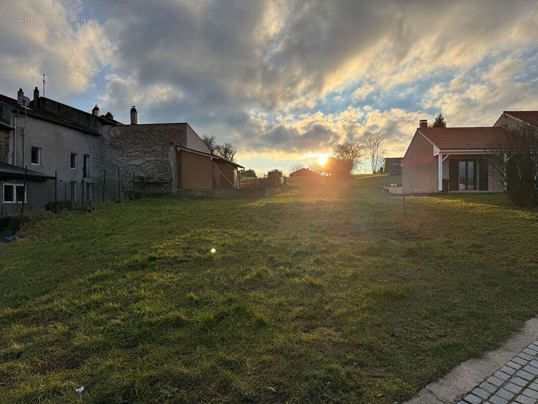 Terrain à KIRSCH-LES-SIERCK