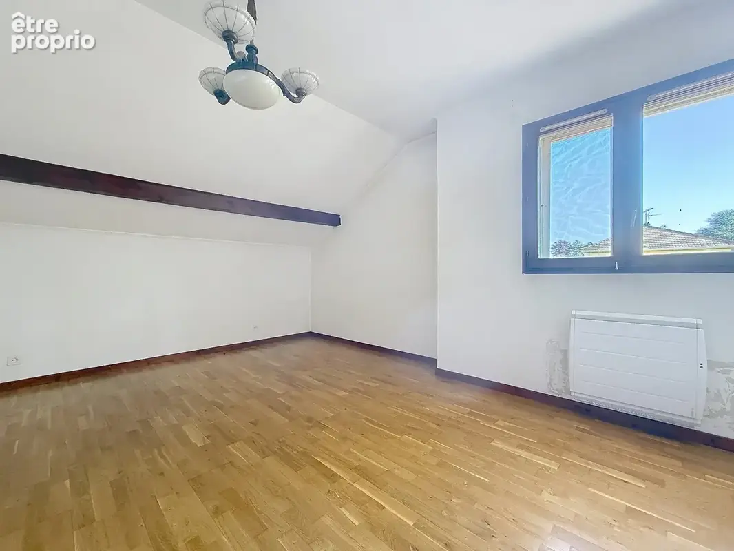 Maison à vendre 6 pièces SAINT GENIS POUILLY (01) - photo 8