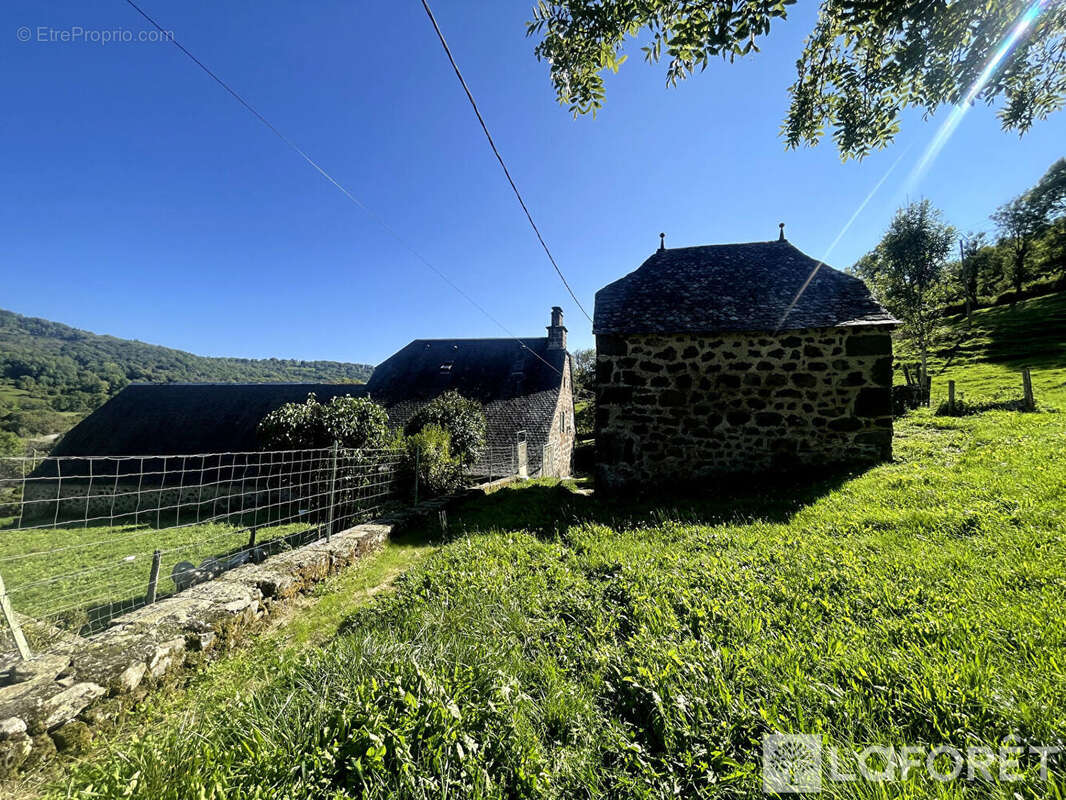 Maison à SAINT-MARTIN-SOUS-VIGOUROUX