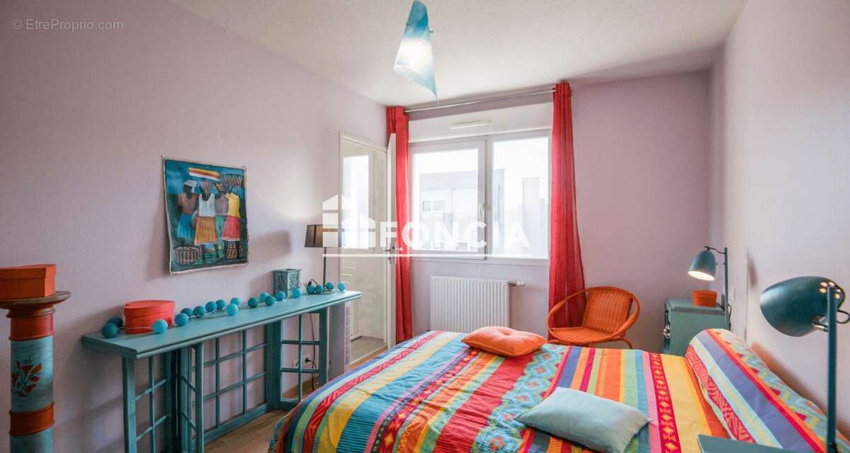 Appartement à ONET-LE-CHATEAU