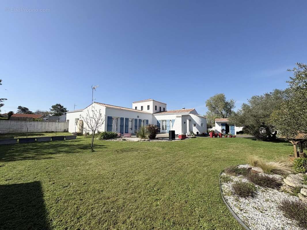 Maison 133 m² à L'epine  - photo 3