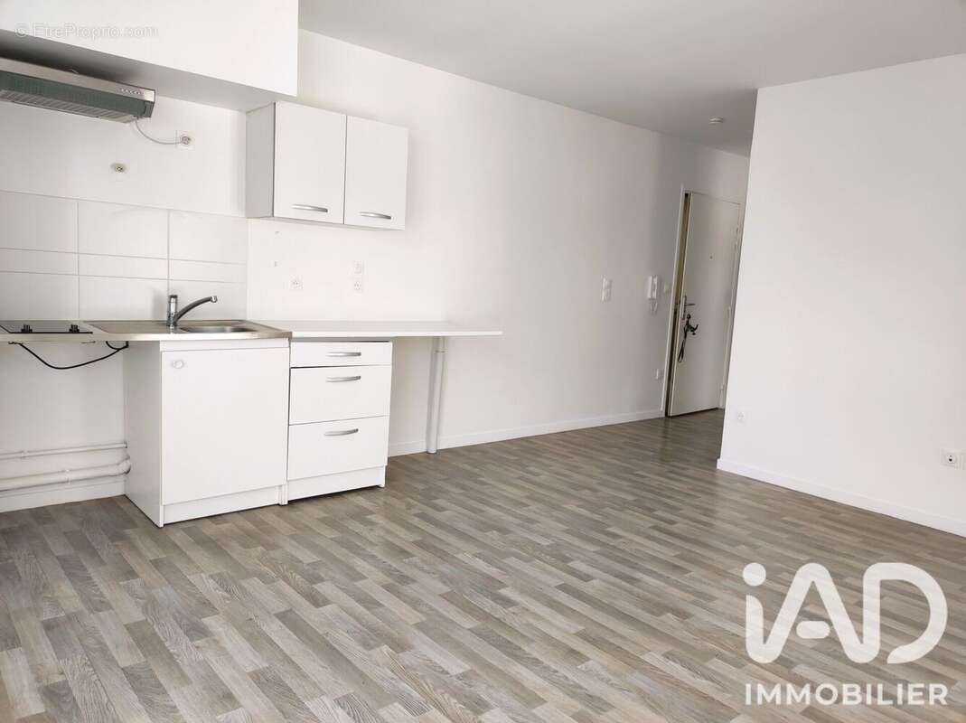 Appartement 30 m² à Villiers-Le-Bel  - photo 4
