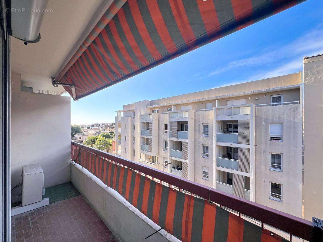 Appartement à SAINT-LAURENT-DU-VAR