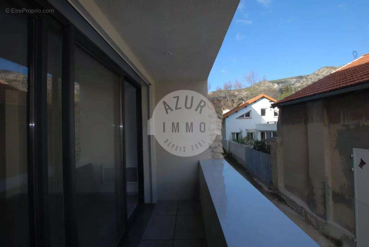 Appartement à ROQUEVAIRE