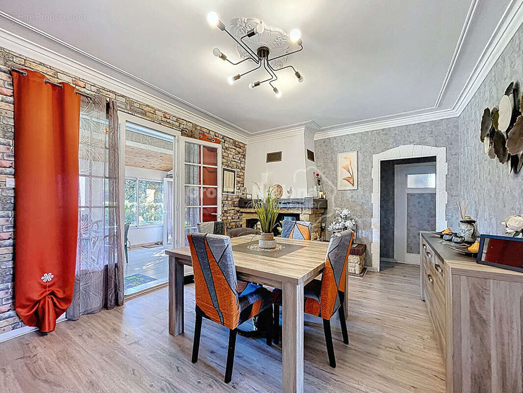 Maison à BOLLENE