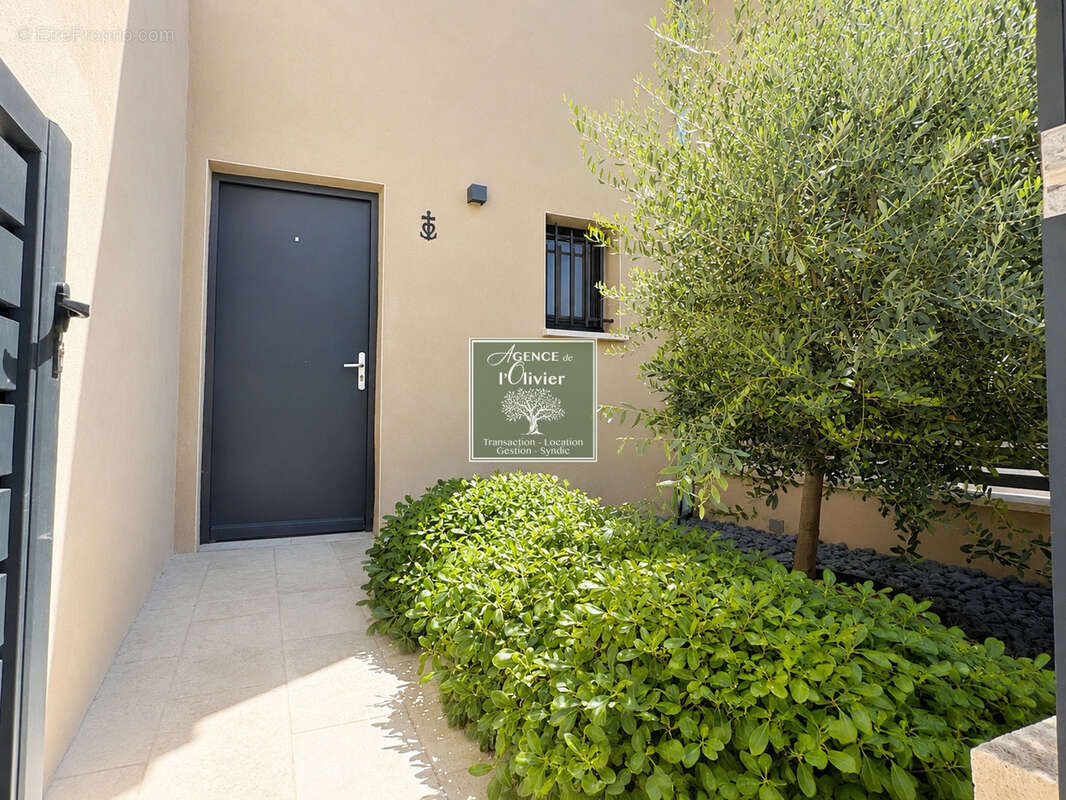 Maison récente avec piscine à deux pas du village - photo 12