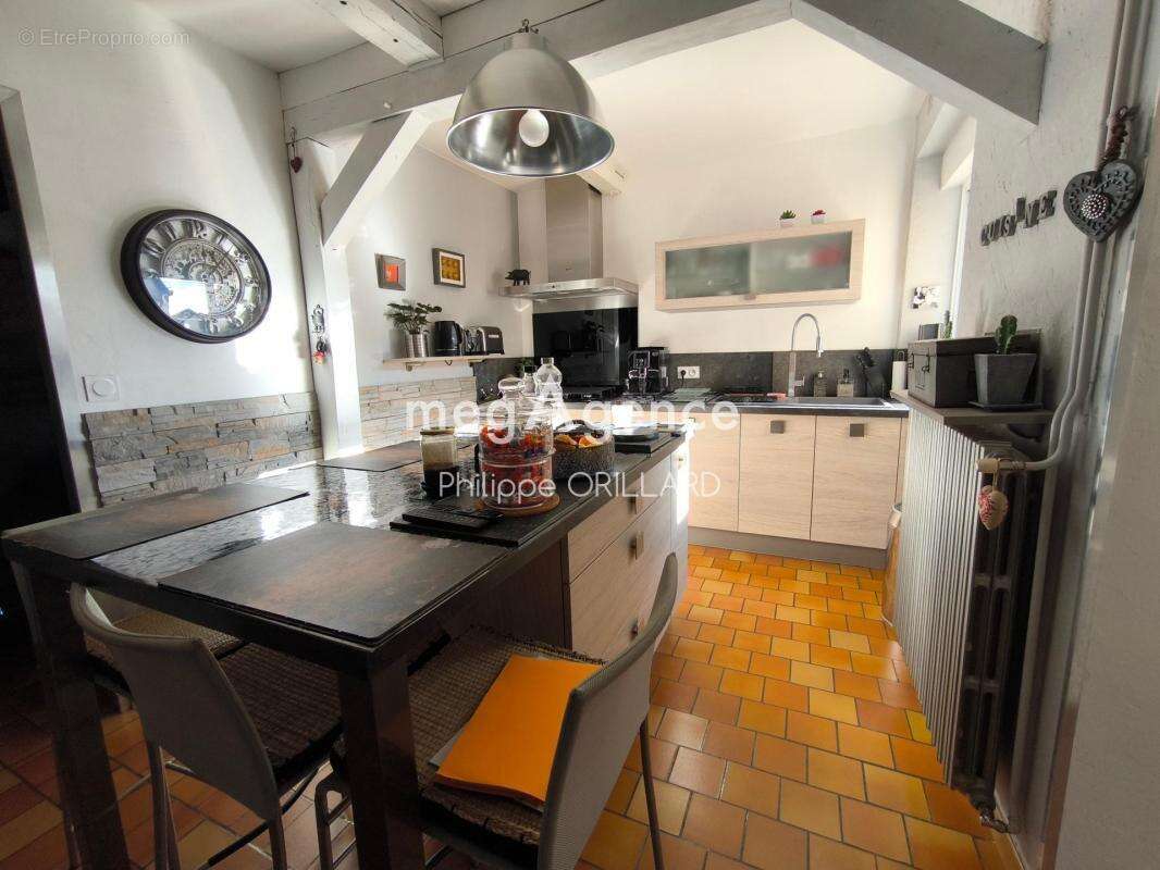 Maison à BOURG-L&#039;EVEQUE