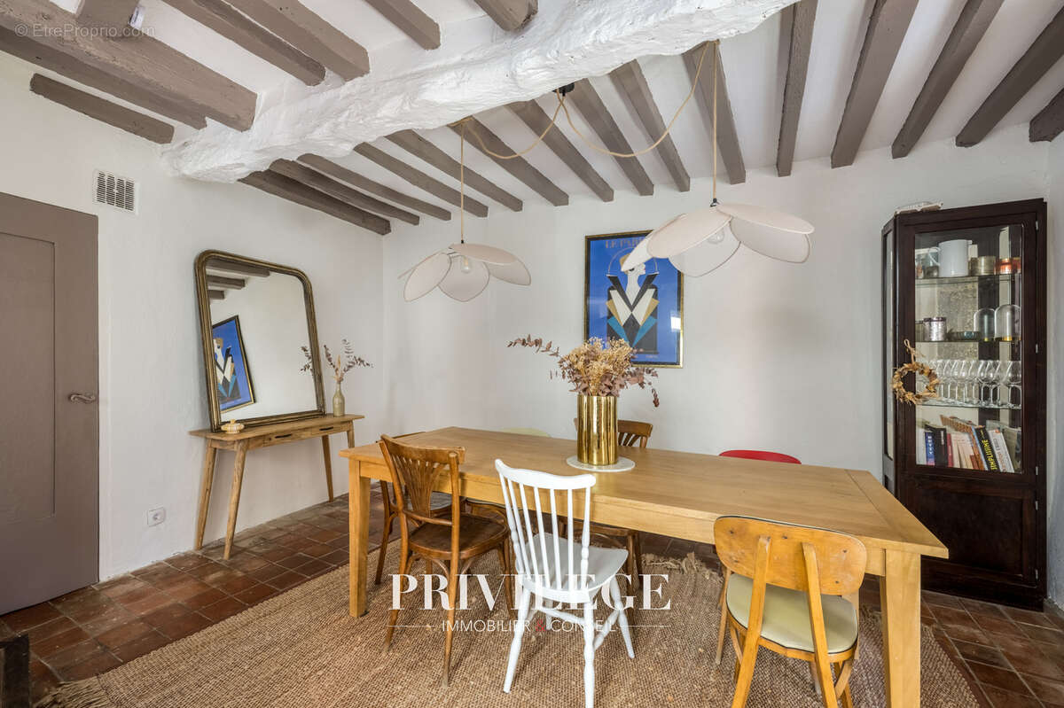 Maison à SAINT-CYR-AU-MONT-D'OR