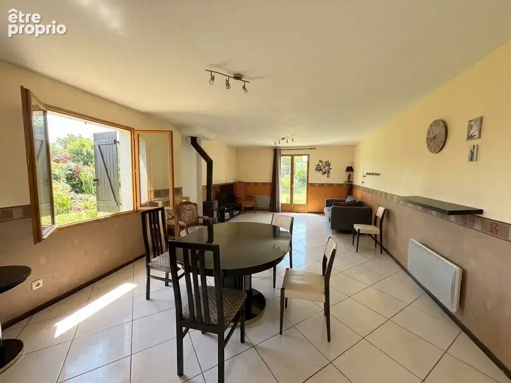 Maison À Vendre Le calme de Clémont dans un cadre lumineux et évolutif - photo 5