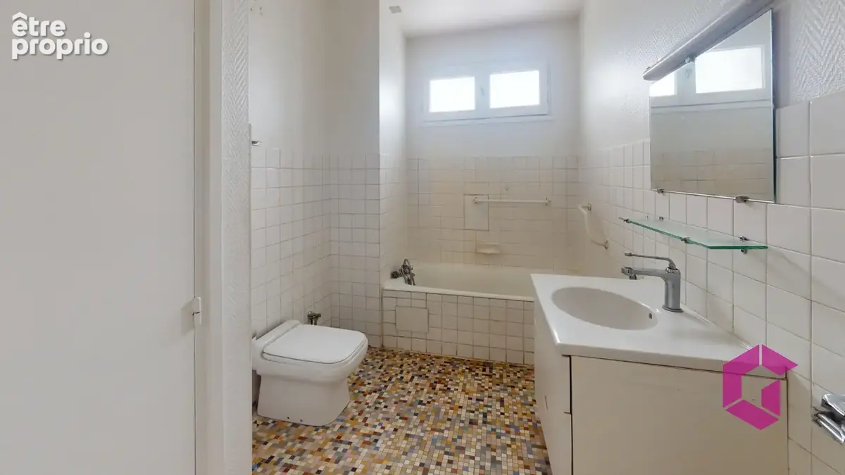 EN EXCLUSIVITE ! maison T4 sur terrain d'env 760m2 avec deux garages - photo 6
